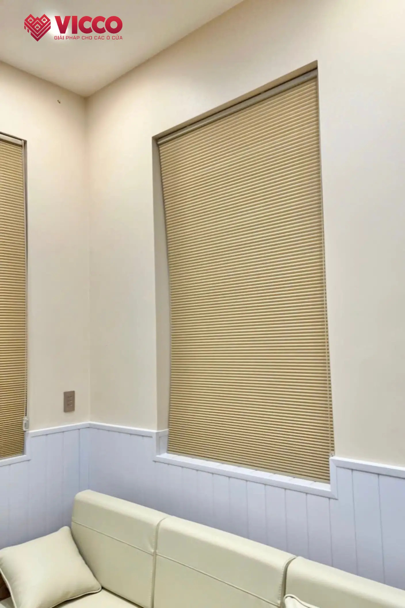 Chọn rèm tổ ong gắn ô kính phù hợp với phong cách nhà bạn – Bí quyết để tạo không gian hài hòa và sang trọng