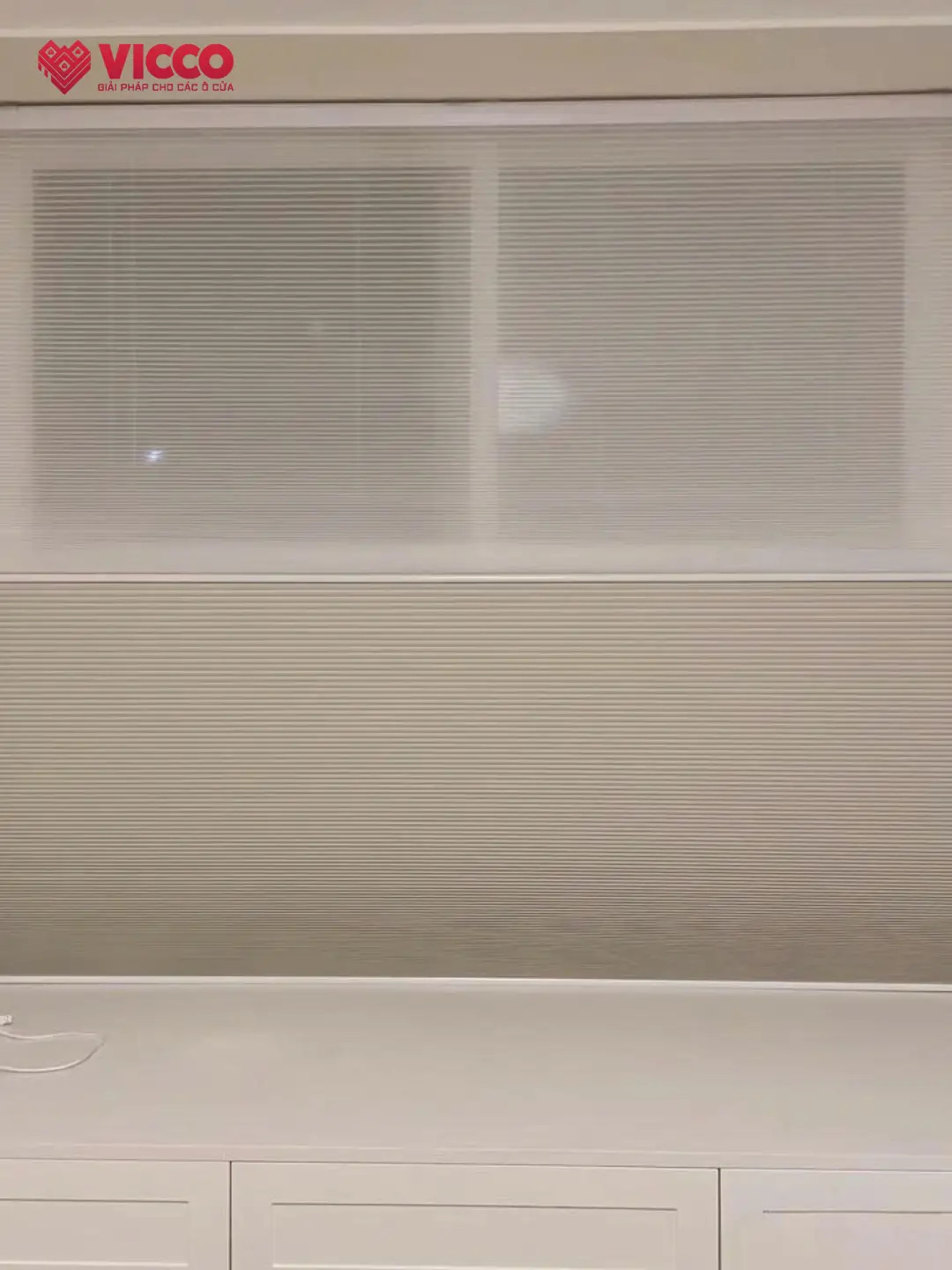 Kiểu dáng rèm tổ ong gắn kính thịnh hành trong năm 2026 – Xu hướng thiết kế nội thất hiện đại và tối ưu cho không gian sống