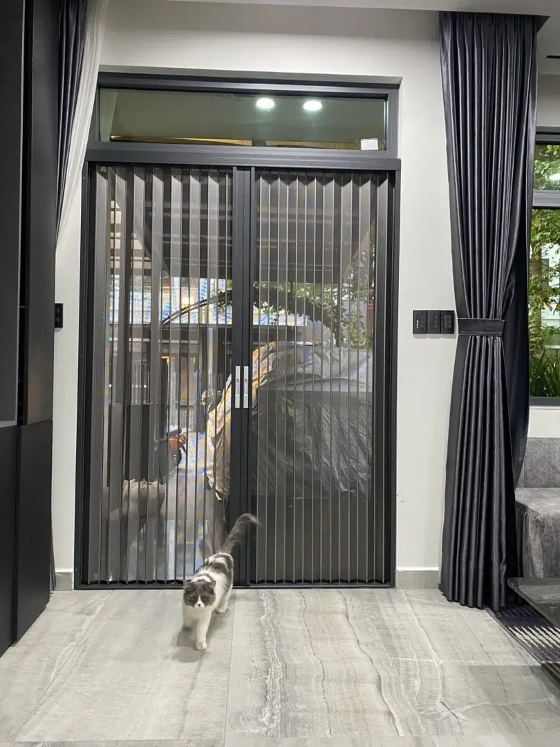 Vách cửa xếp lá và khả năng kiểm soát ánh sáng - Giải pháp hoàn hảo cho không gian sống hiện đại