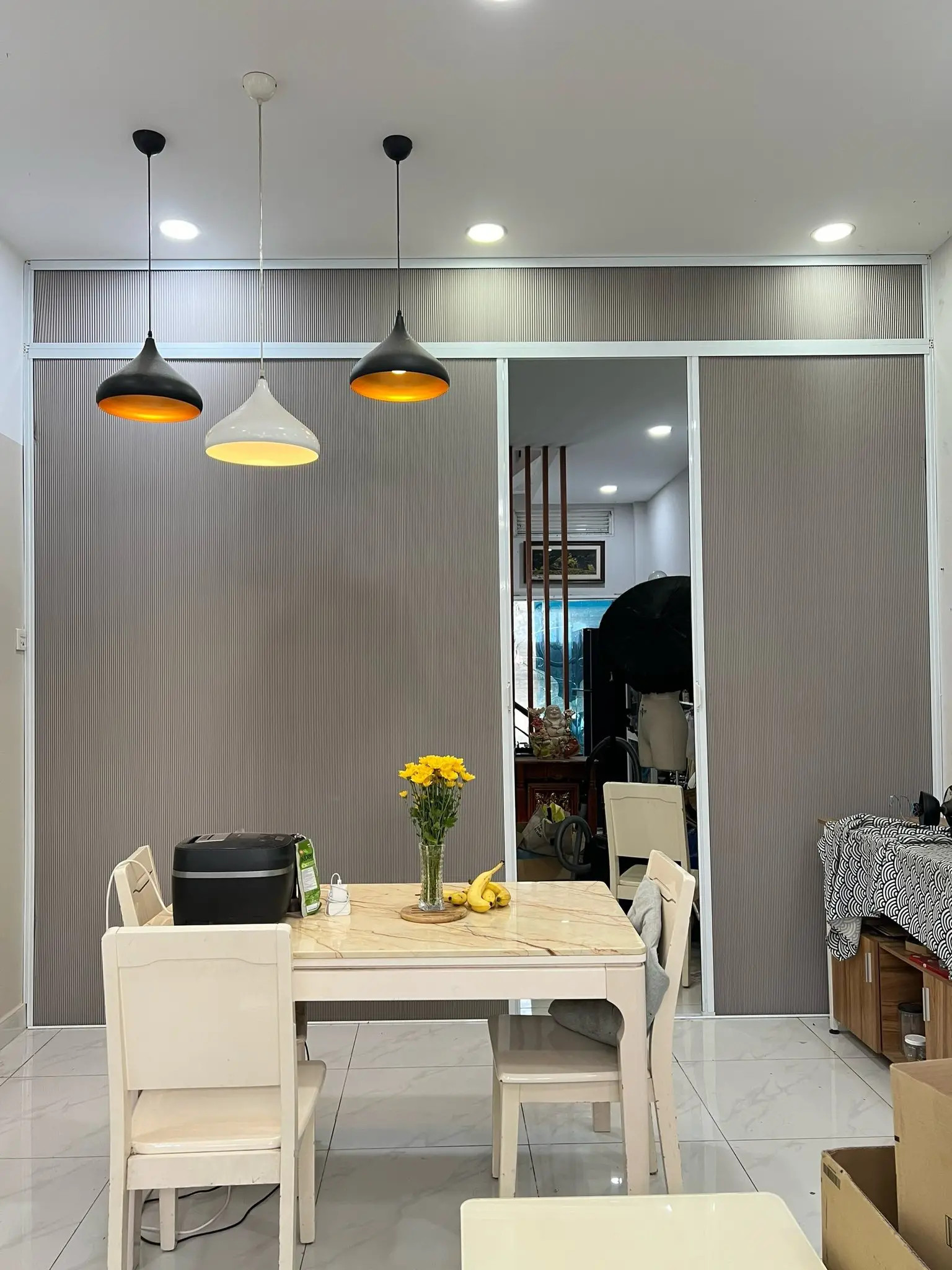 Thiết kế không gian mở với vách ngăn di động – Giải pháp tối ưu cho không gian linh hoạt và hiện đại