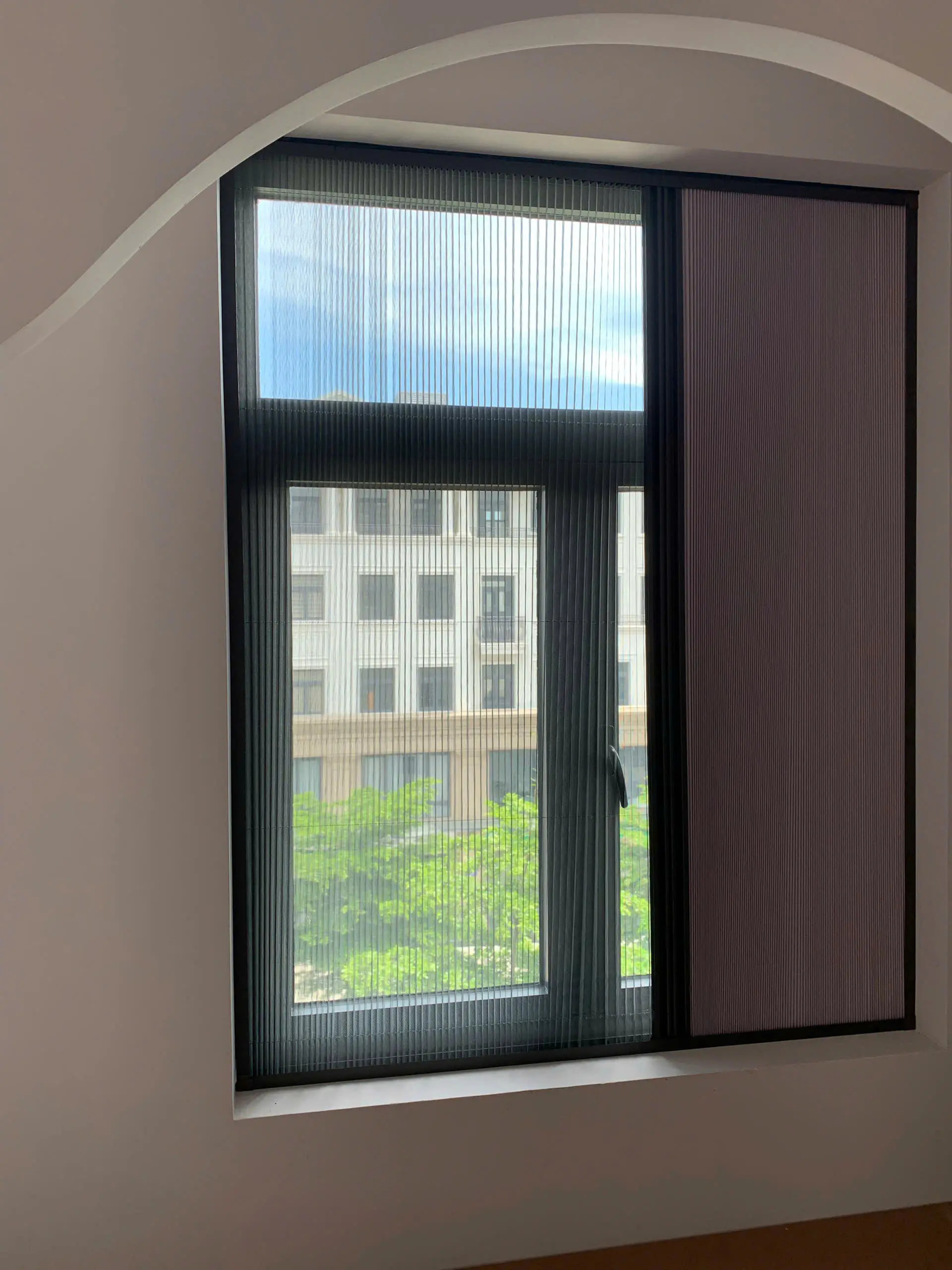 Độc đáo rèm kiêm lưới cho không gian sống