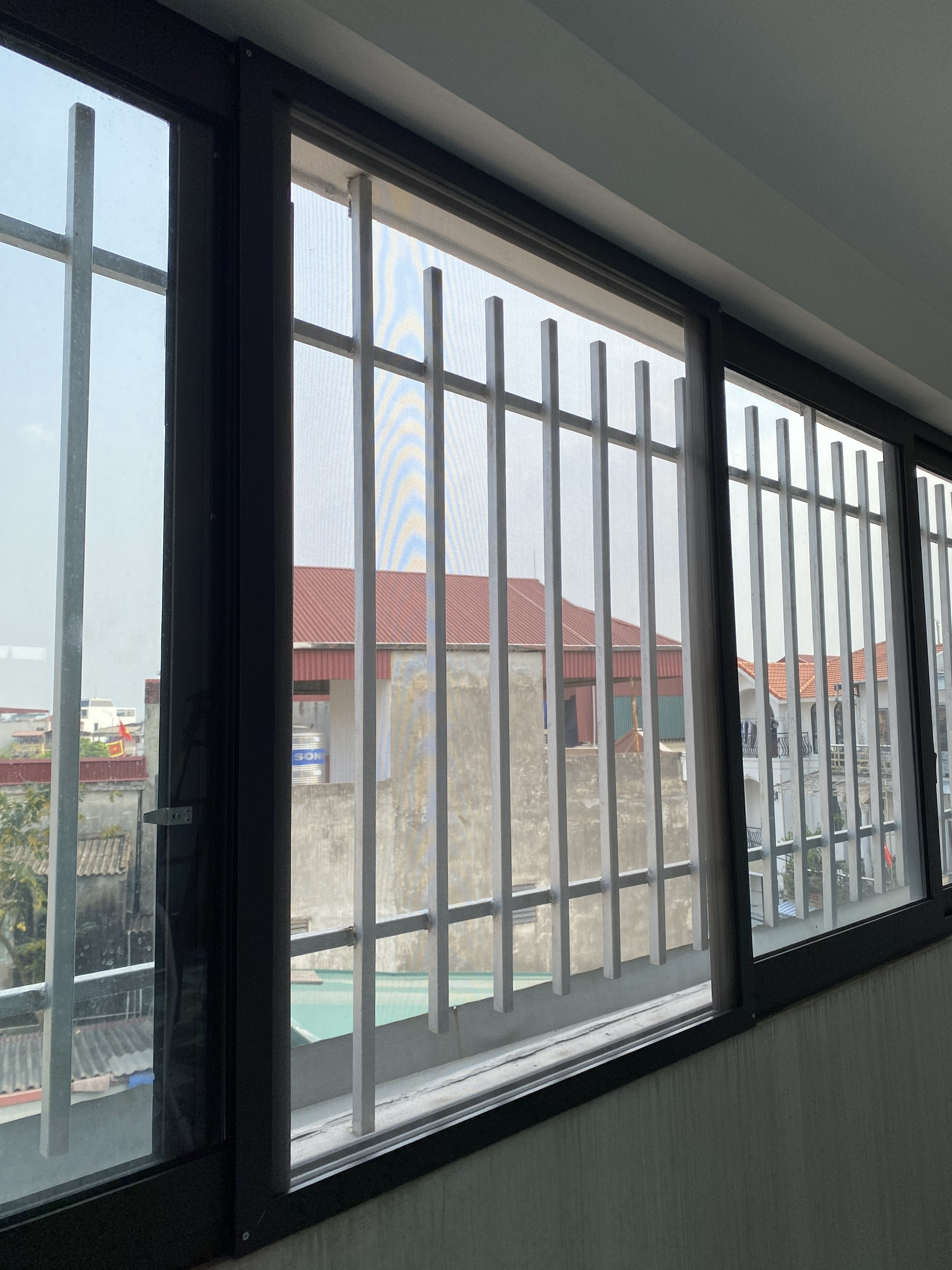 Khám phá lợi ích của cửa lưới chống côn trùng—an toàn, tiết kiệm