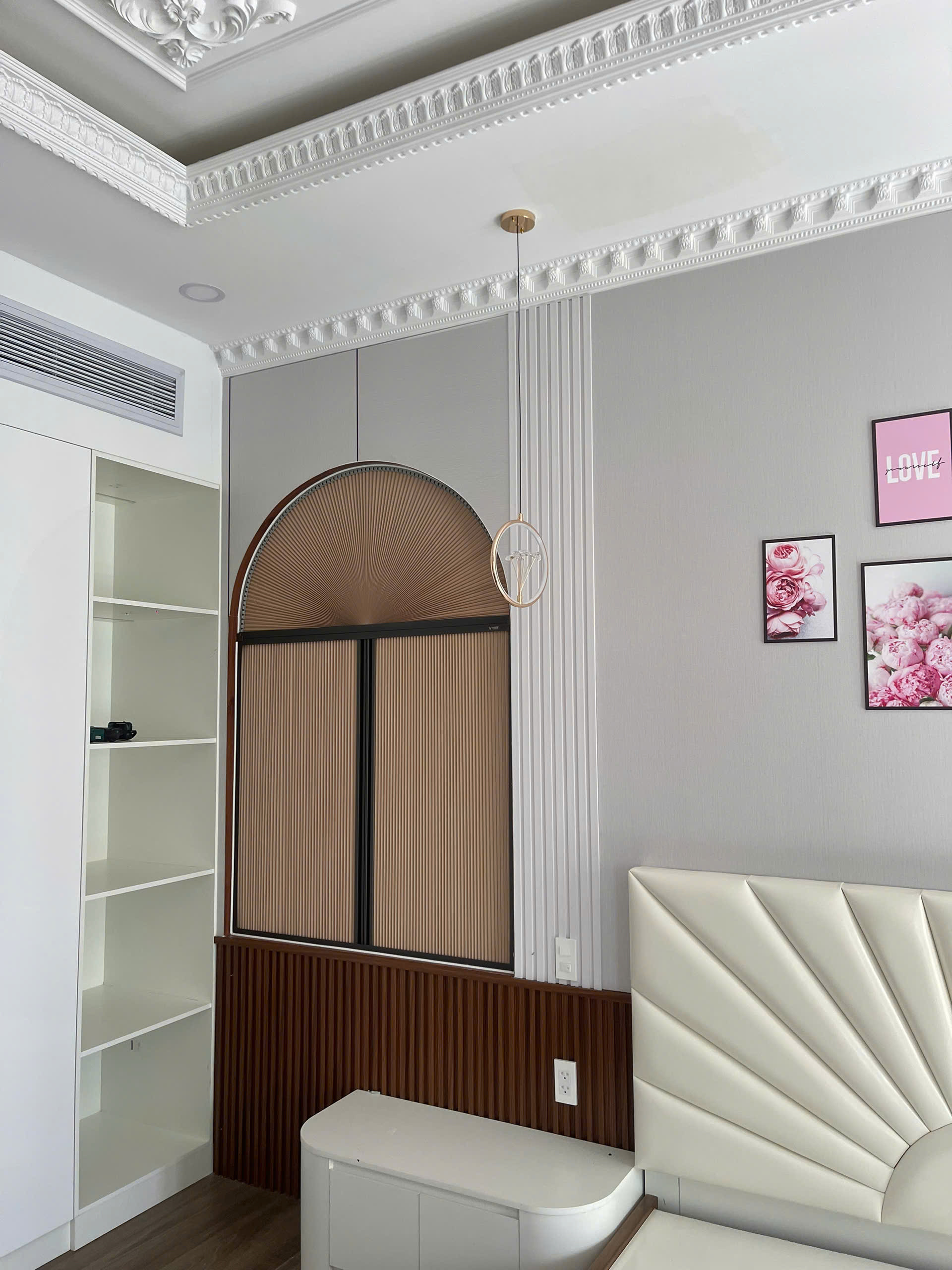 Thiết kế rèm vòm phù hợp cho cửa sổ hình vòm độc đáo - Tạo điểm nhấn cho không gian sống