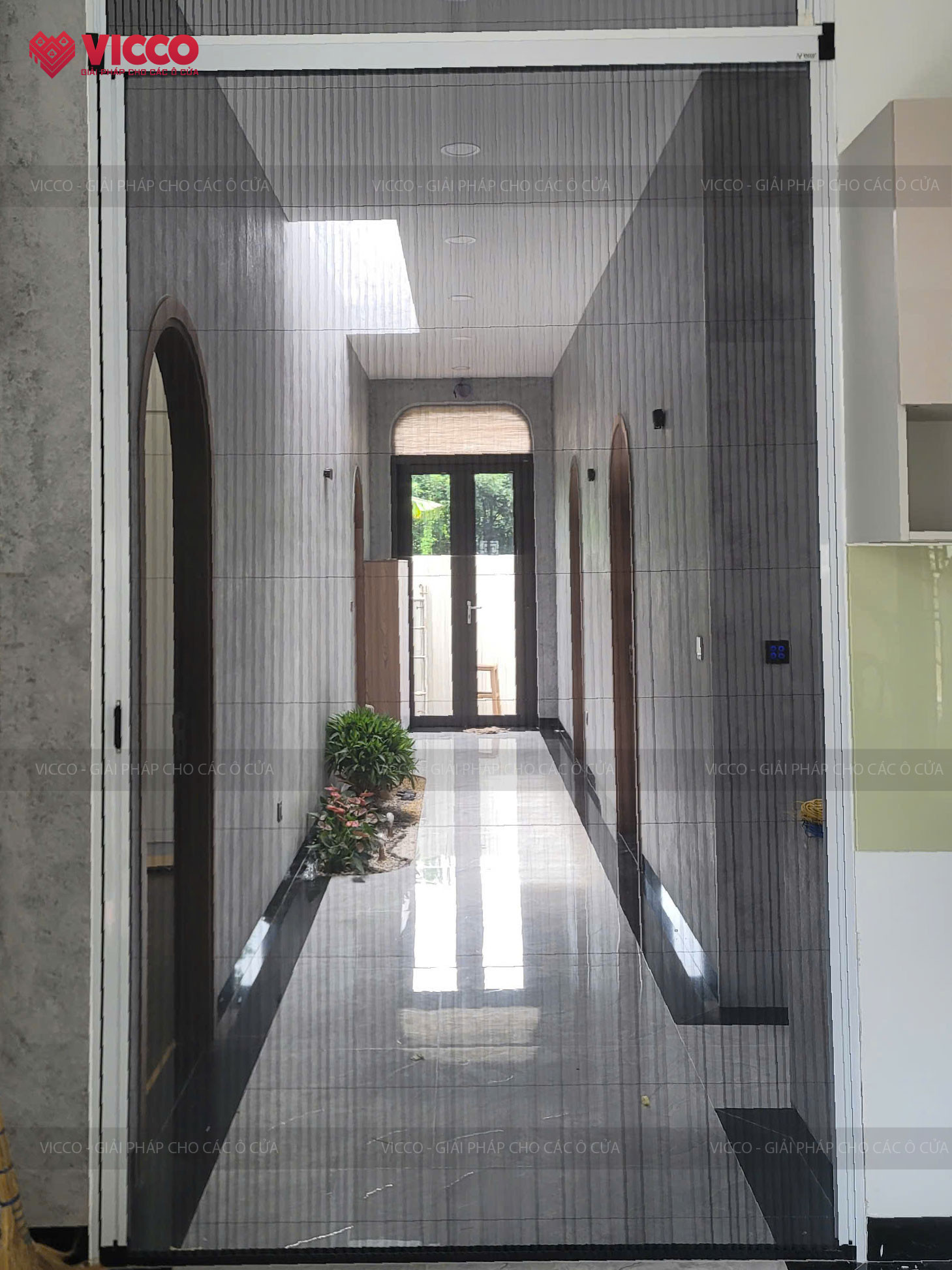 Tối giản không gian và tăng thẩm mỹ với cửa lưới xếp chống côn trùng