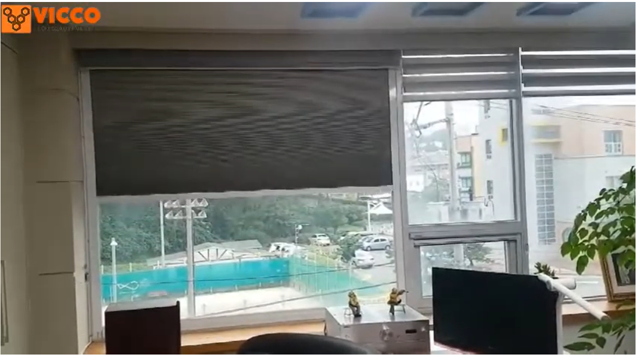 Rèm tổ ong gắn mô tơ hệ xếp lên