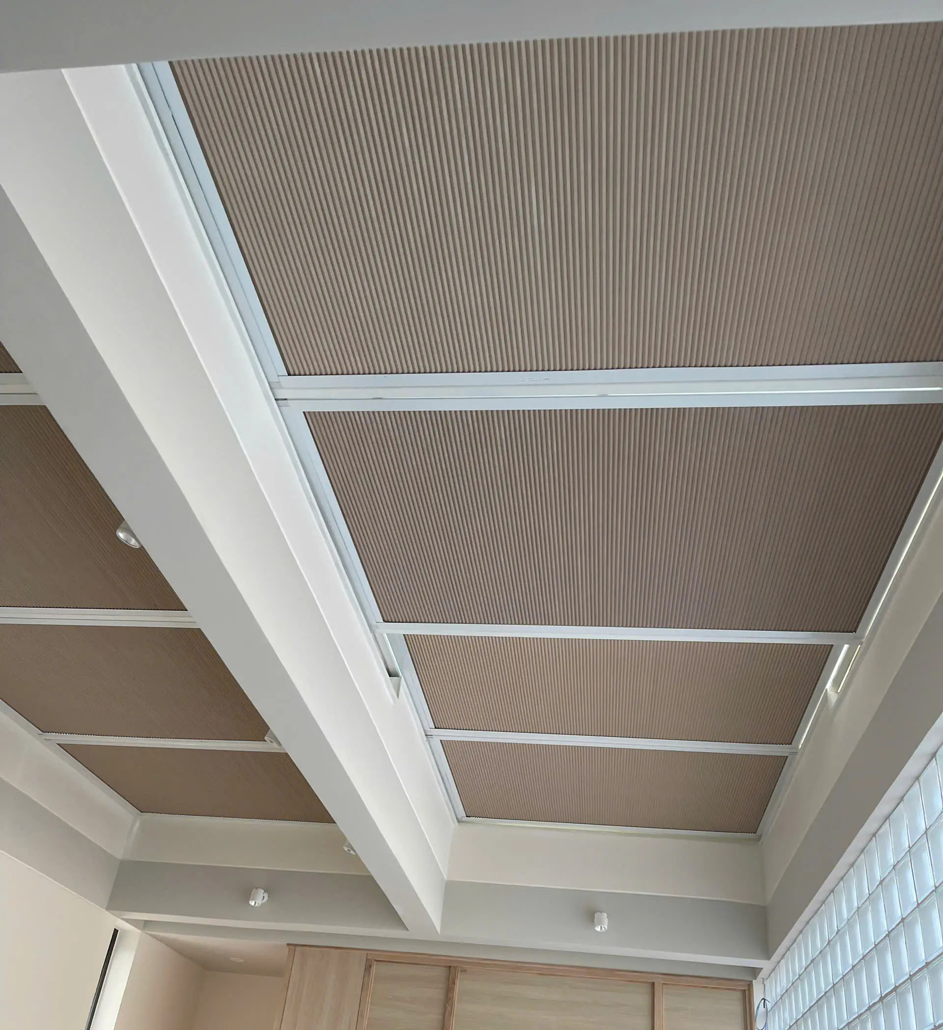 Rèm Che Nắng Giếng Trời - Giải Pháp Hoàn Hảo Cho Không Gian Sáng Sủa