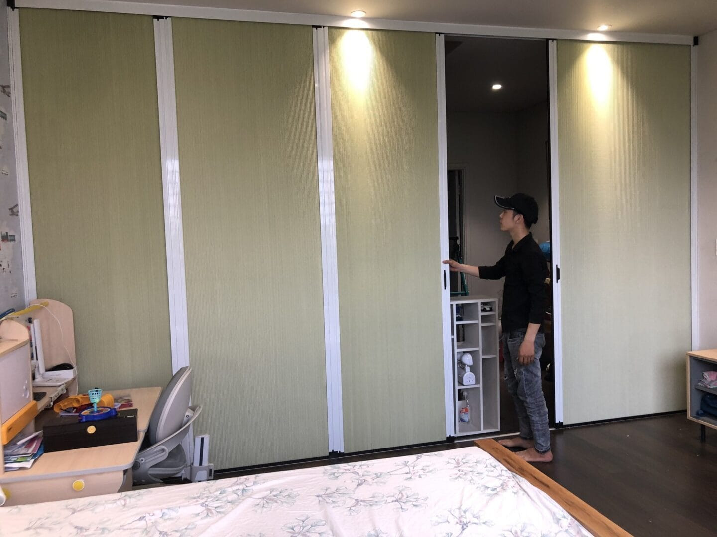 Vách ngăn điều hòa Hệ ray xích - giải pháp thiết kế nội thất hiện đại