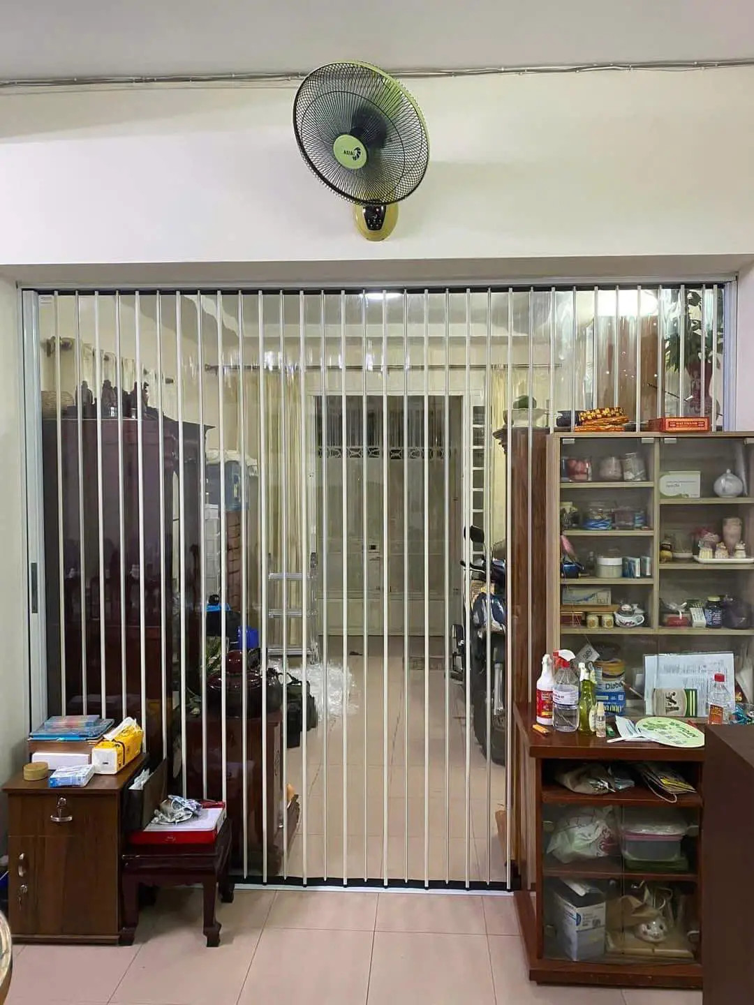 Vách ngăn lá nhựa trong - Giải pháp tối ưu cho không gian hiện đại