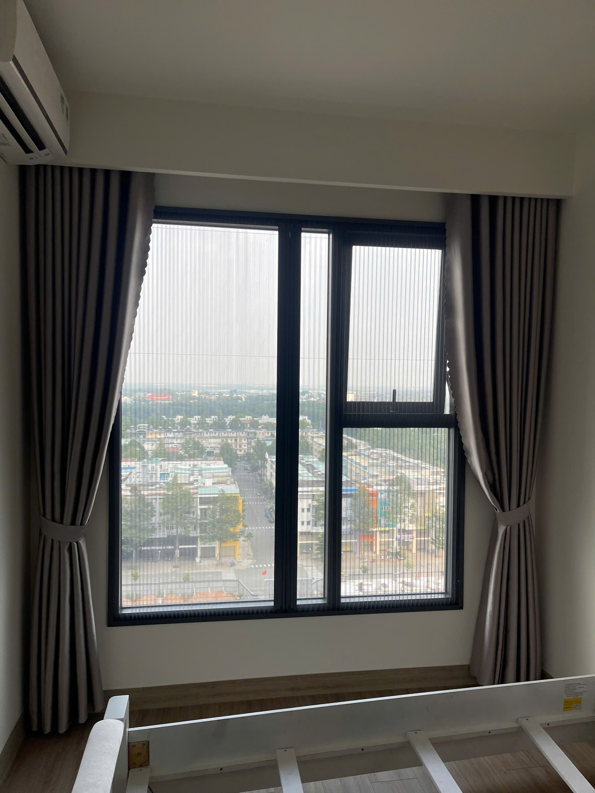 Hỗ trợ Đại lý Thi công công trình Cửa lưới chống côn trùng tại ở Phương Đông 2, Chung cư Glory Bình Dương