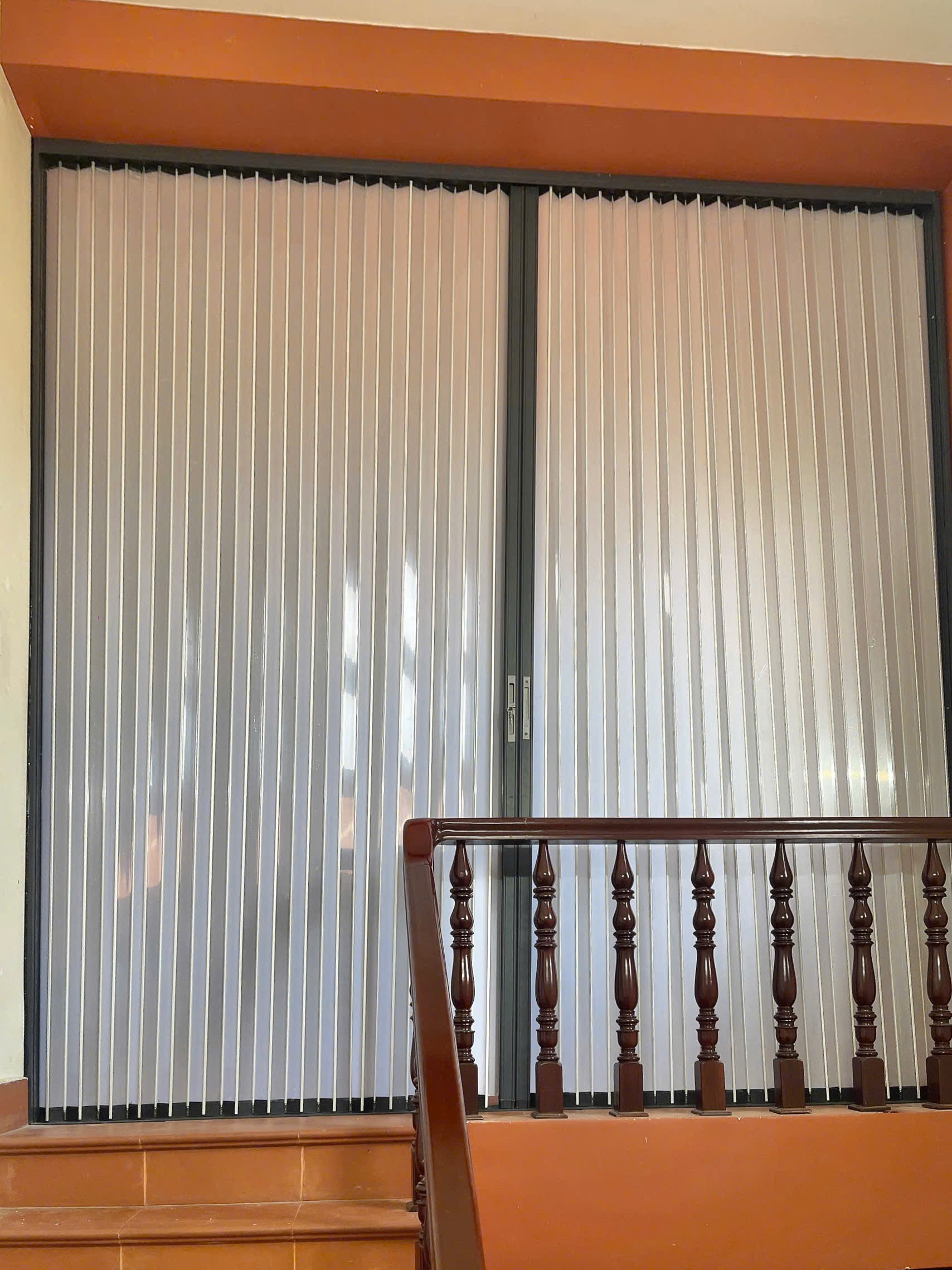 Hỗ trợ Đại lý Thi công công trình Vách ngăn lá nhựa mờ tại Bình Dương - HCM