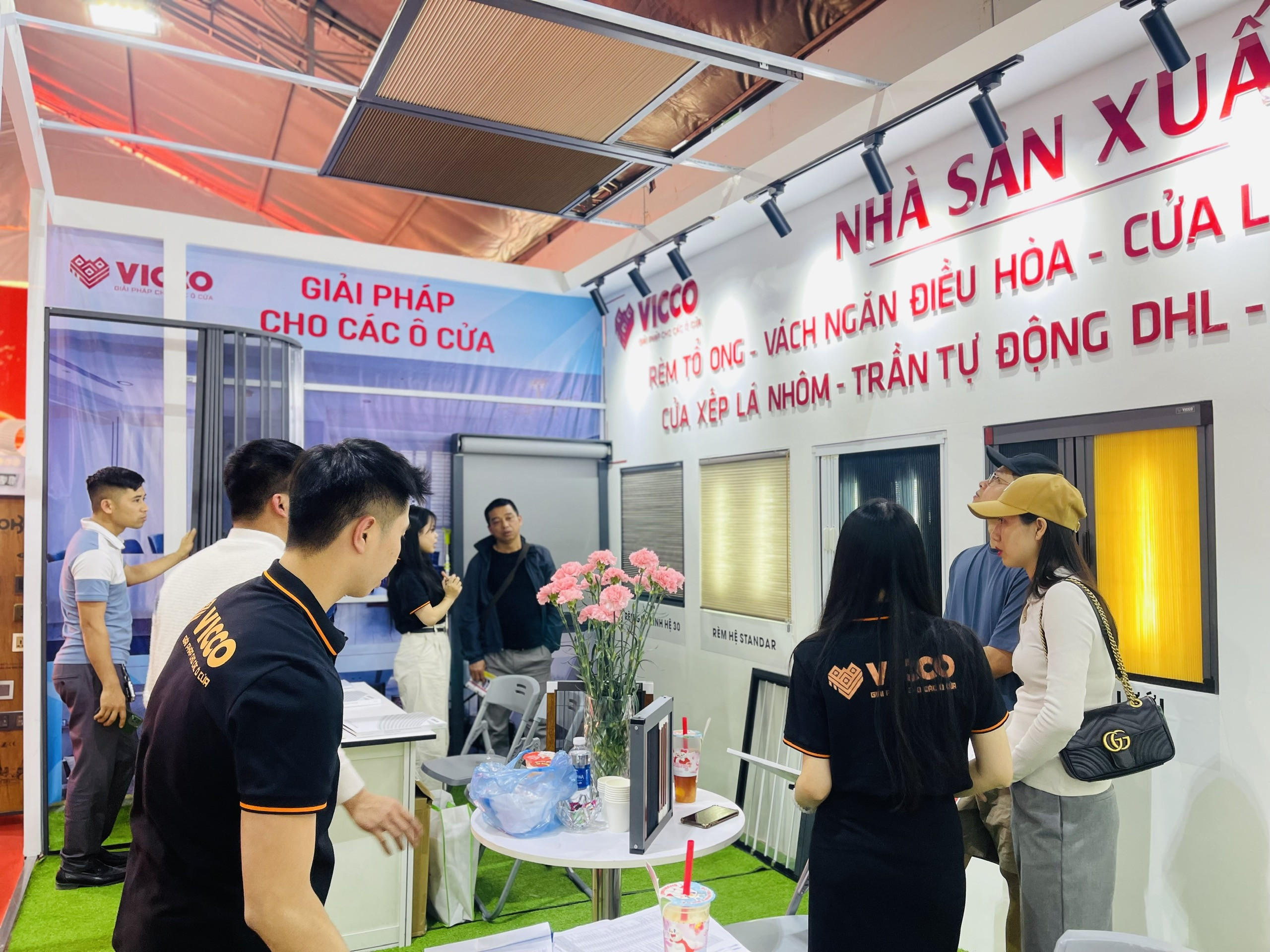 Tăng tính thẩm mỹ và cách nhiệt tối ưu với rèm tổ ong VICCO - Giải pháp hoàn hảo cho không gian sống hiện đại