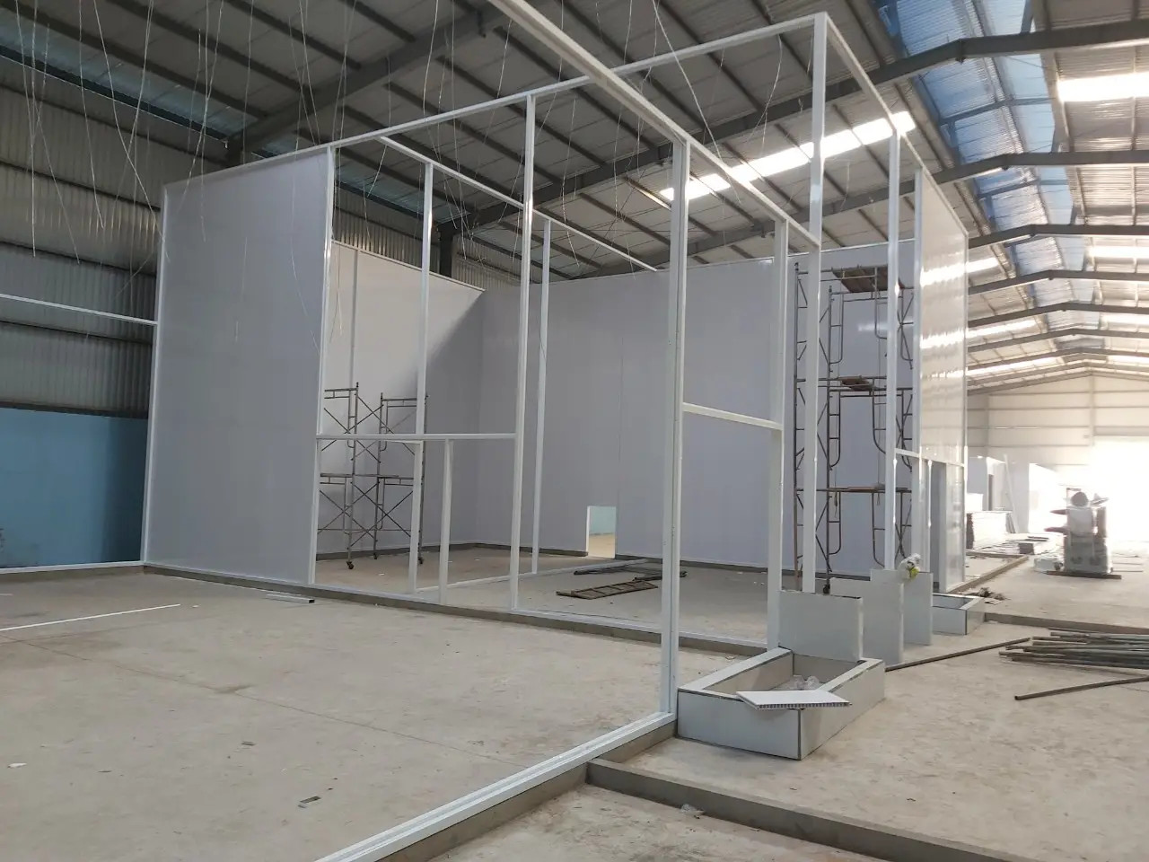 5 Kinh Nghiệm Chọn Vách Ngăn Cách Nhiệt 1 Cánh Cho Nhà Xưởng - Lựa Chọn Thông Minh Để Bảo Vệ Không Gian Sản Xuất