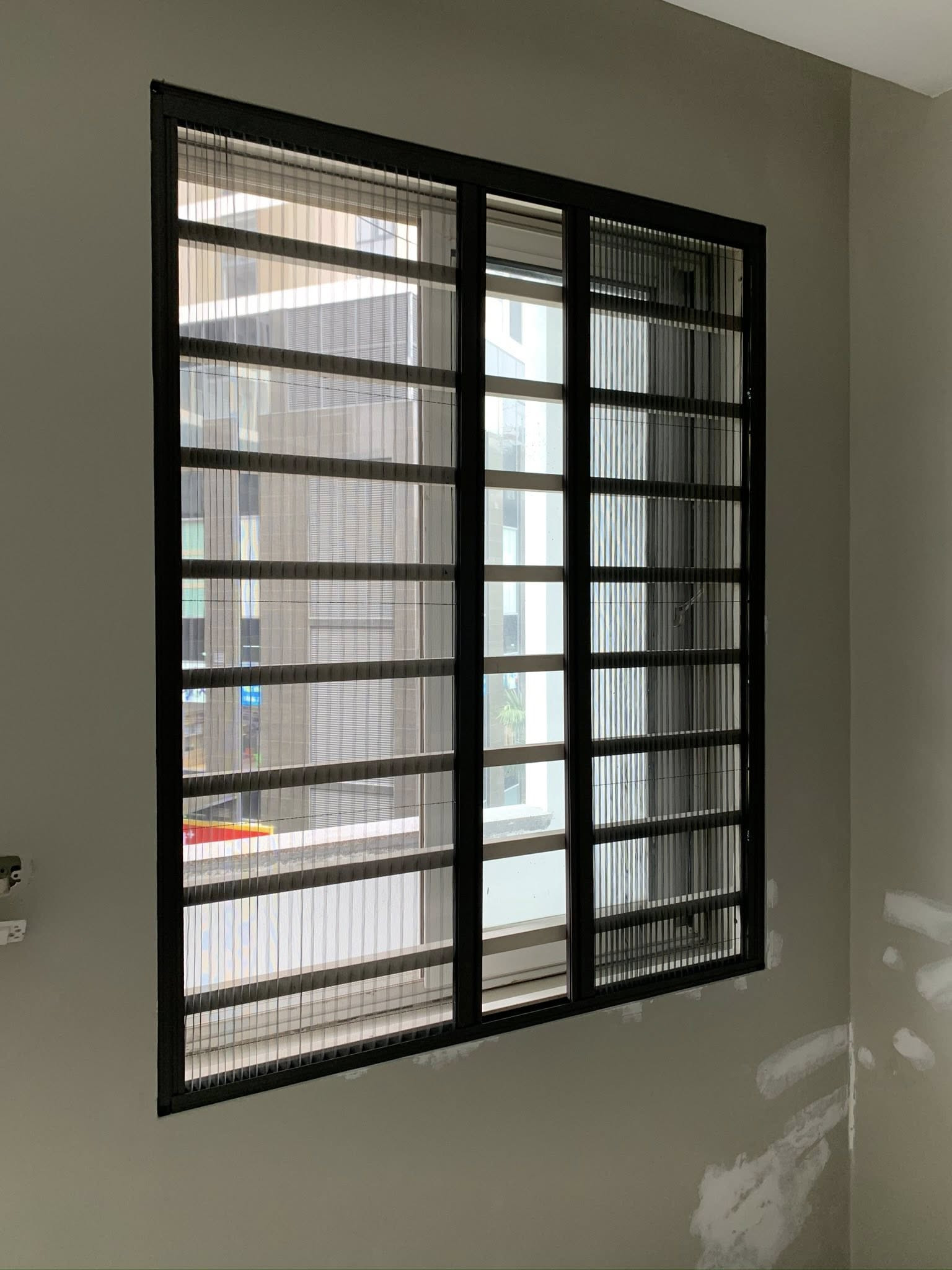 Thi công cửa chống côn trùng Hà Nội - Giải pháp an toàn cho gia đình bạn