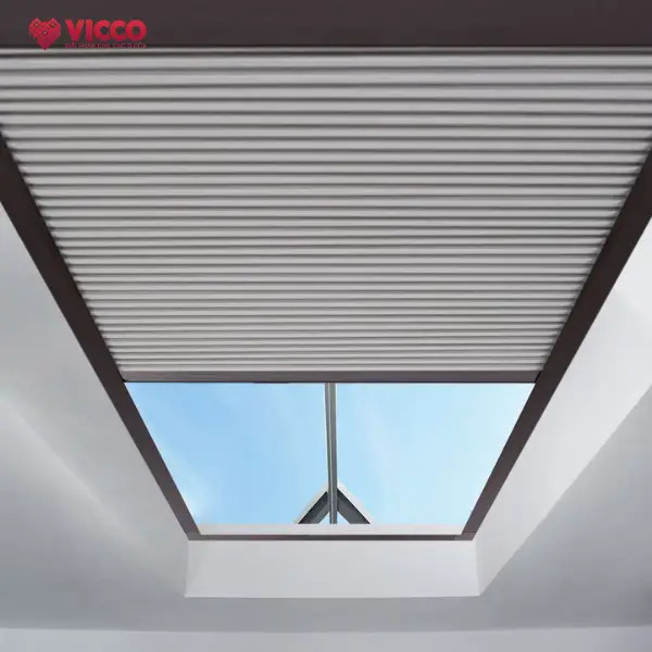 Giá Rèm Che Giếng Trời Mới Nhất – Cập Nhật Bảng Giá 2025