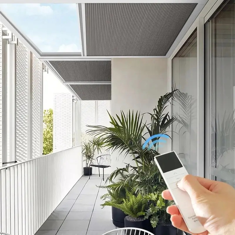 So Sánh Rèm Tổ Ong Và Rèm Cuốn Cho Giếng Trời – Loại Nào Phù Hợp Hơn?