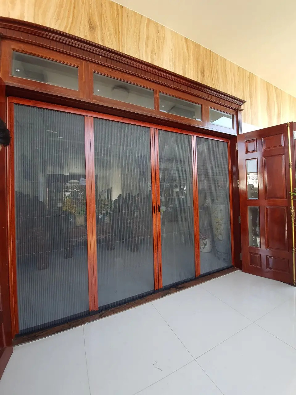 Không Cần Đóng Kín Cửa Vẫn Chống Bụi Hiệu Quả – Nhờ Cửa Lưới Chống Bụi