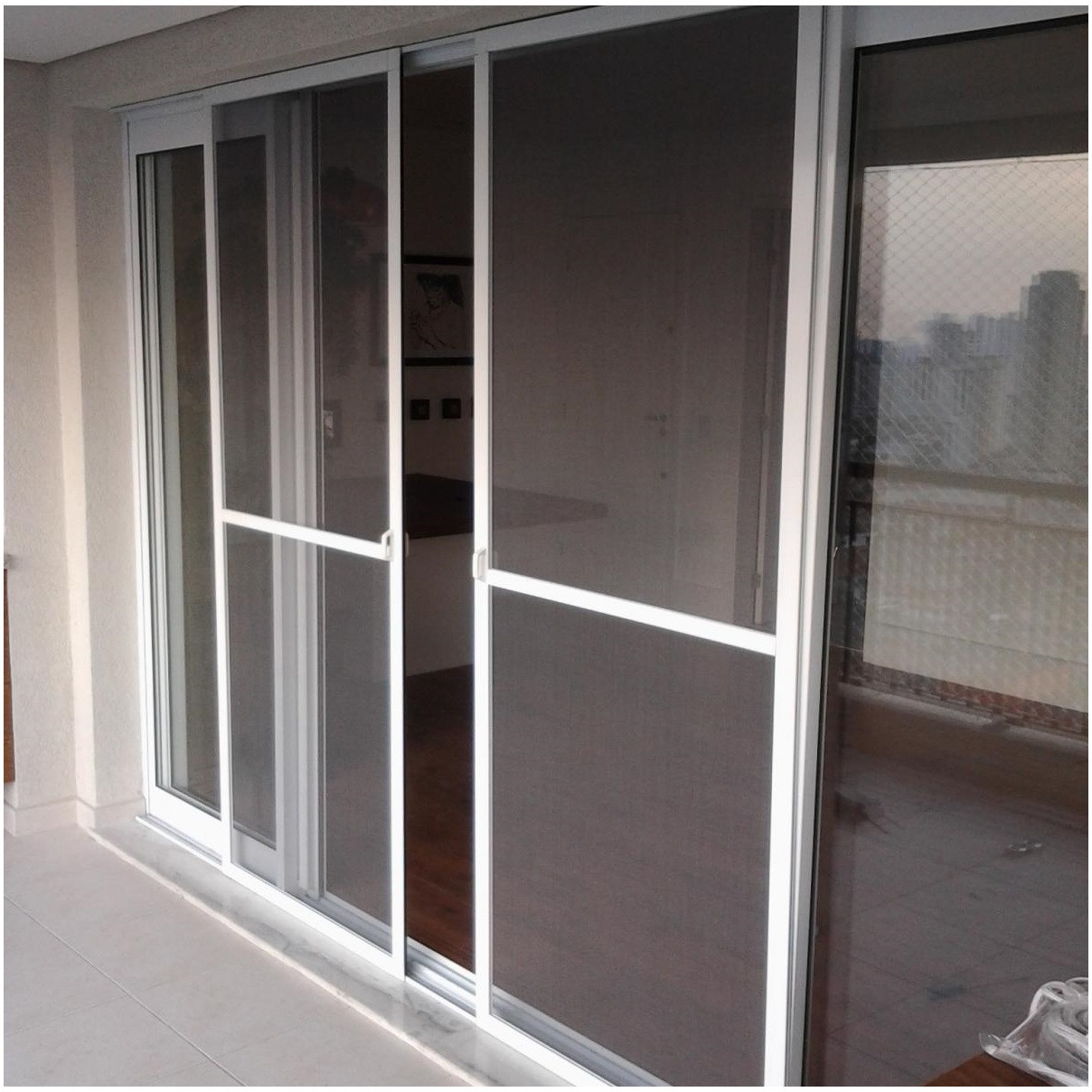 Bí Quyết Giữ Cửa Lưới Chống Muỗi Luôn Sạch Bền Như Mới - Bảo Vệ Gia Đình Khỏi Muỗi Hiệu Quả