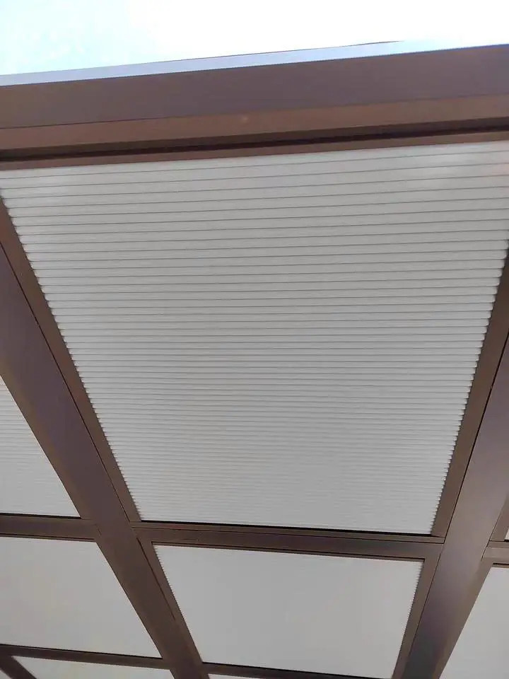 Trải nghiệm sự tiện lợi với rèm trần tự động thông minh - Sự kết hợp hoàn hảo giữa công nghệ và phong cách sống hiện đại