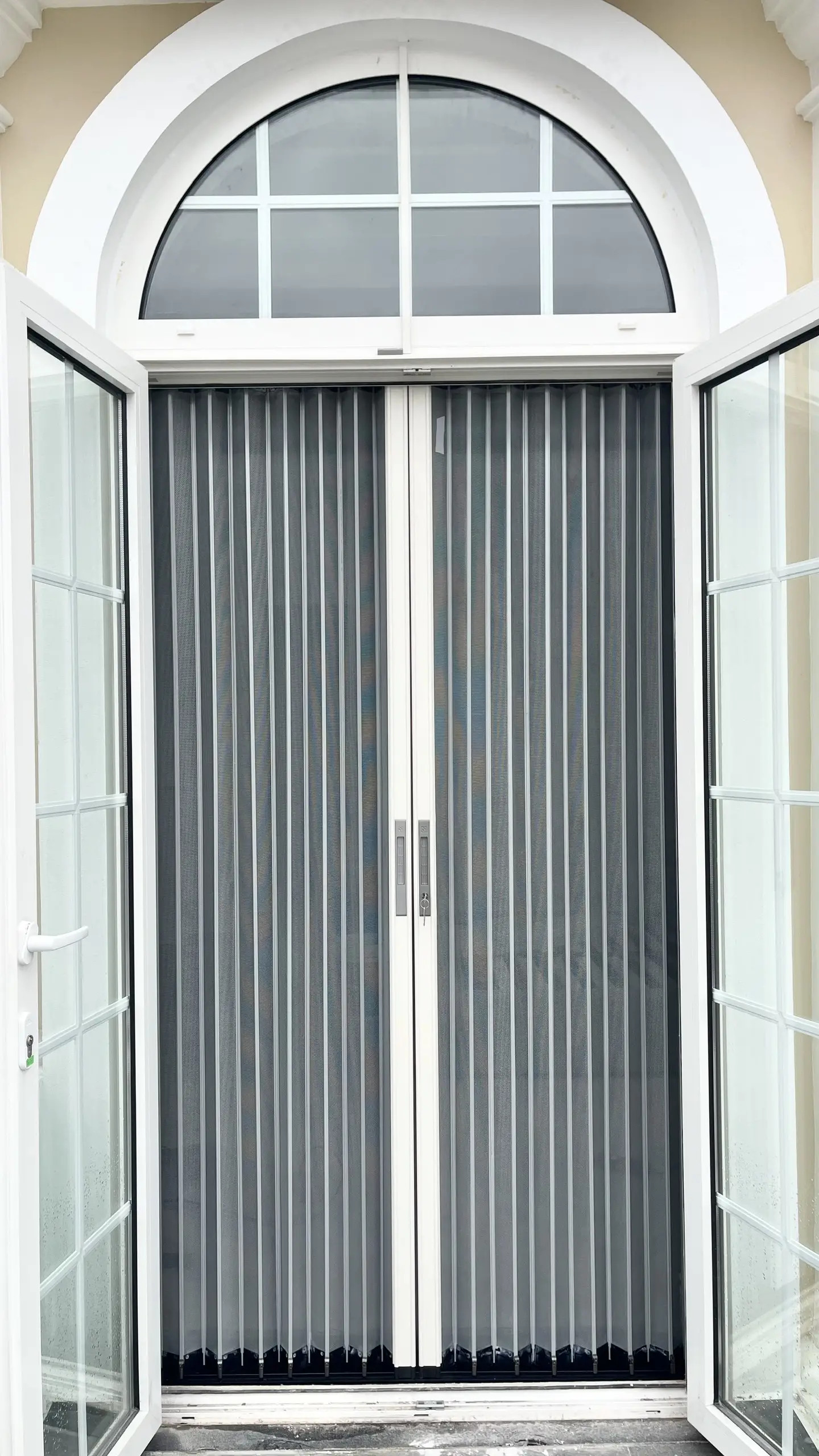 Bảo vệ nội thất bằng cửa xếp lá nhôm - Giải pháp hoàn hảo cho ngôi nhà của bạn