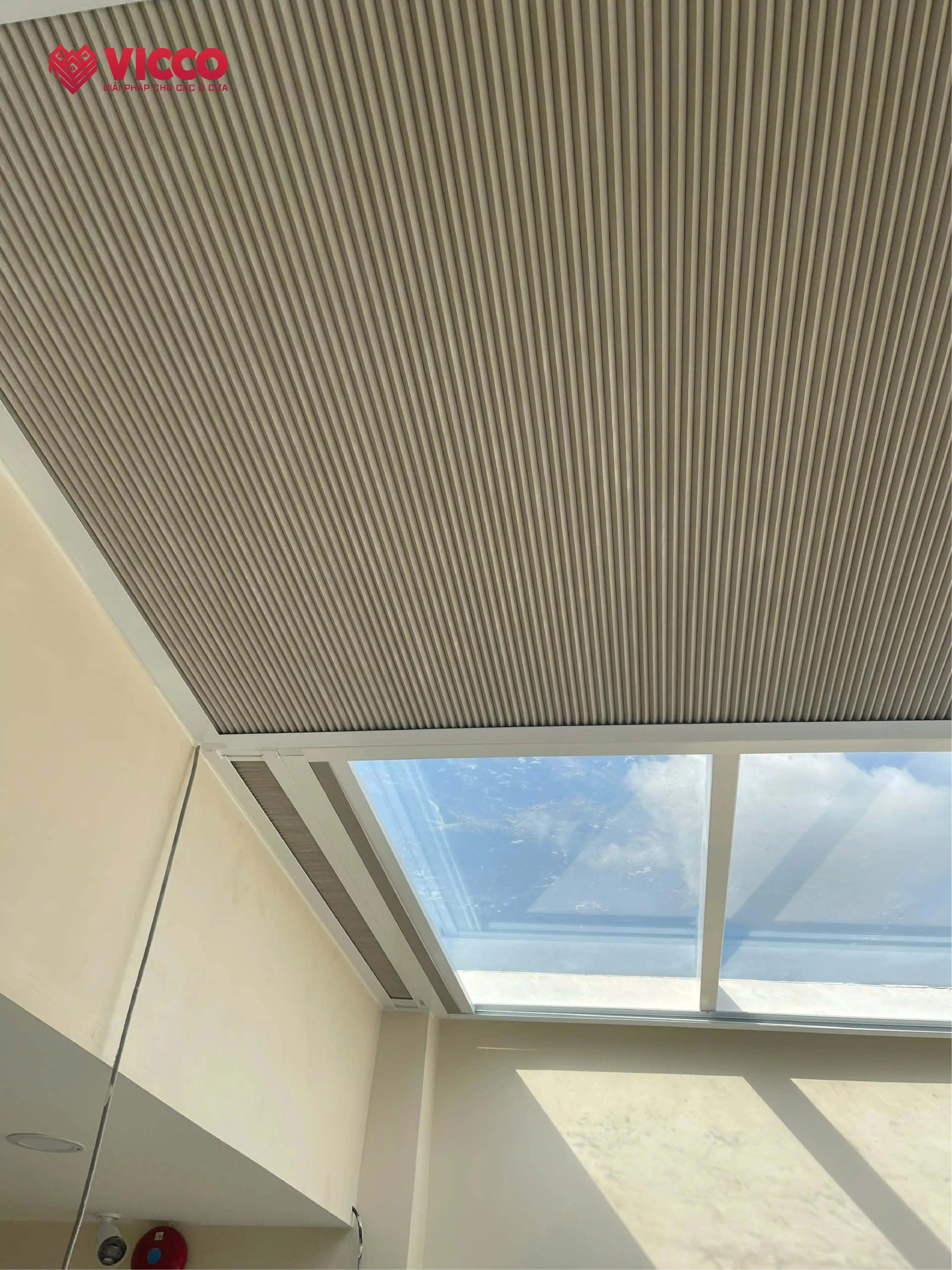 Đánh giá chất liệu rèm tổ ong che mái kính trên thị trường - Lựa chọn thông minh cho không gian sống