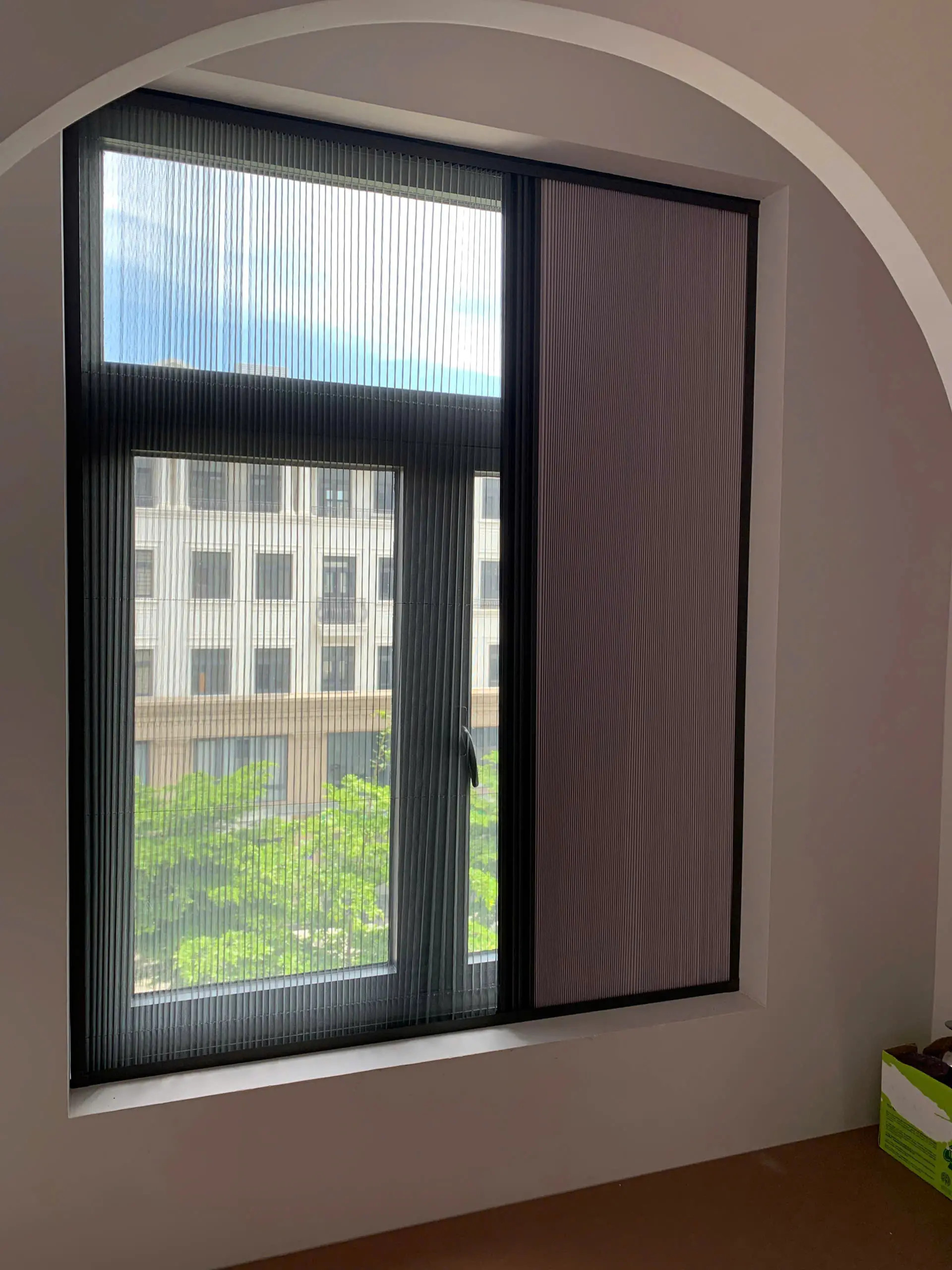 Bảo vệ sức khỏe gia đình bằng cửa lưới chống côn trùng - Giải pháp thông minh cho cuộc sống an lành