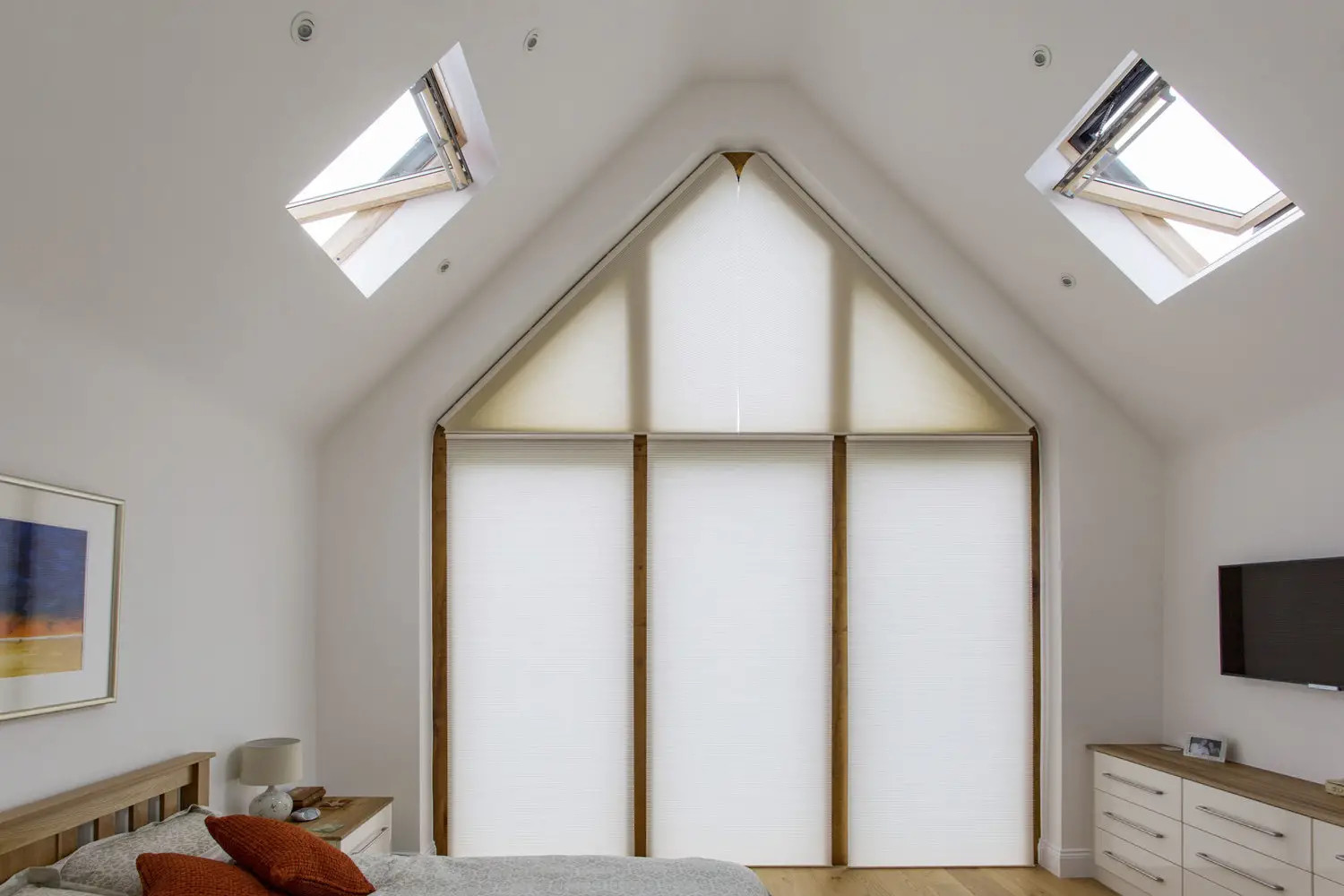 Lợi ích của rèm tổ ong tự động trong việc cách âm - Giải pháp cho không gian yên tĩnh