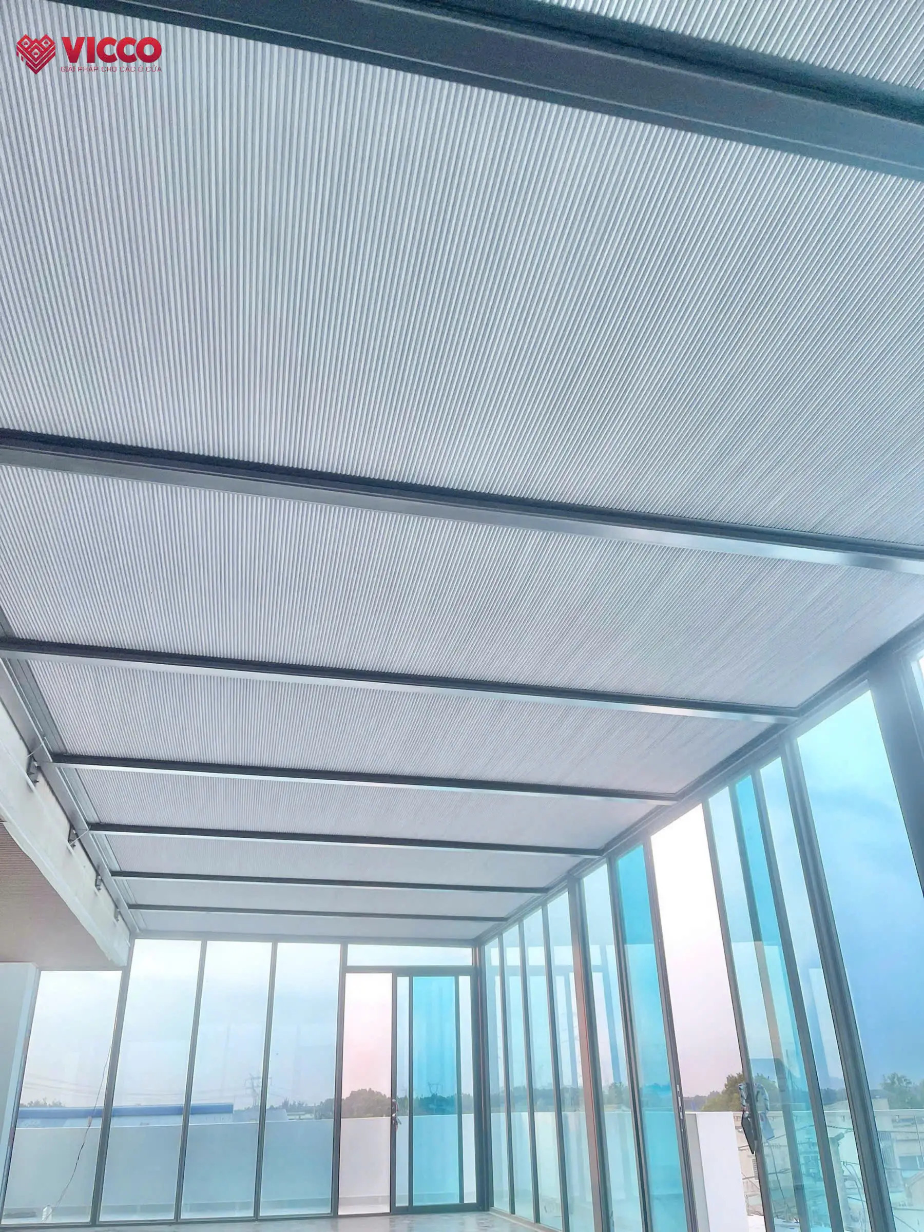 Ưu điểm vượt trội của rèm giếng trời tự động so với rèm kéo - Giải pháp hiện đại cho không gian sáng tạo và tiện nghi