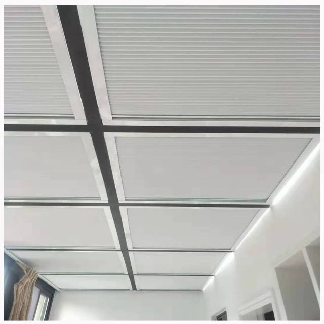 Nâng cấp không gian với rèm giếng trời tự động: Tăng cường ánh sáng và thẩm mỹ!