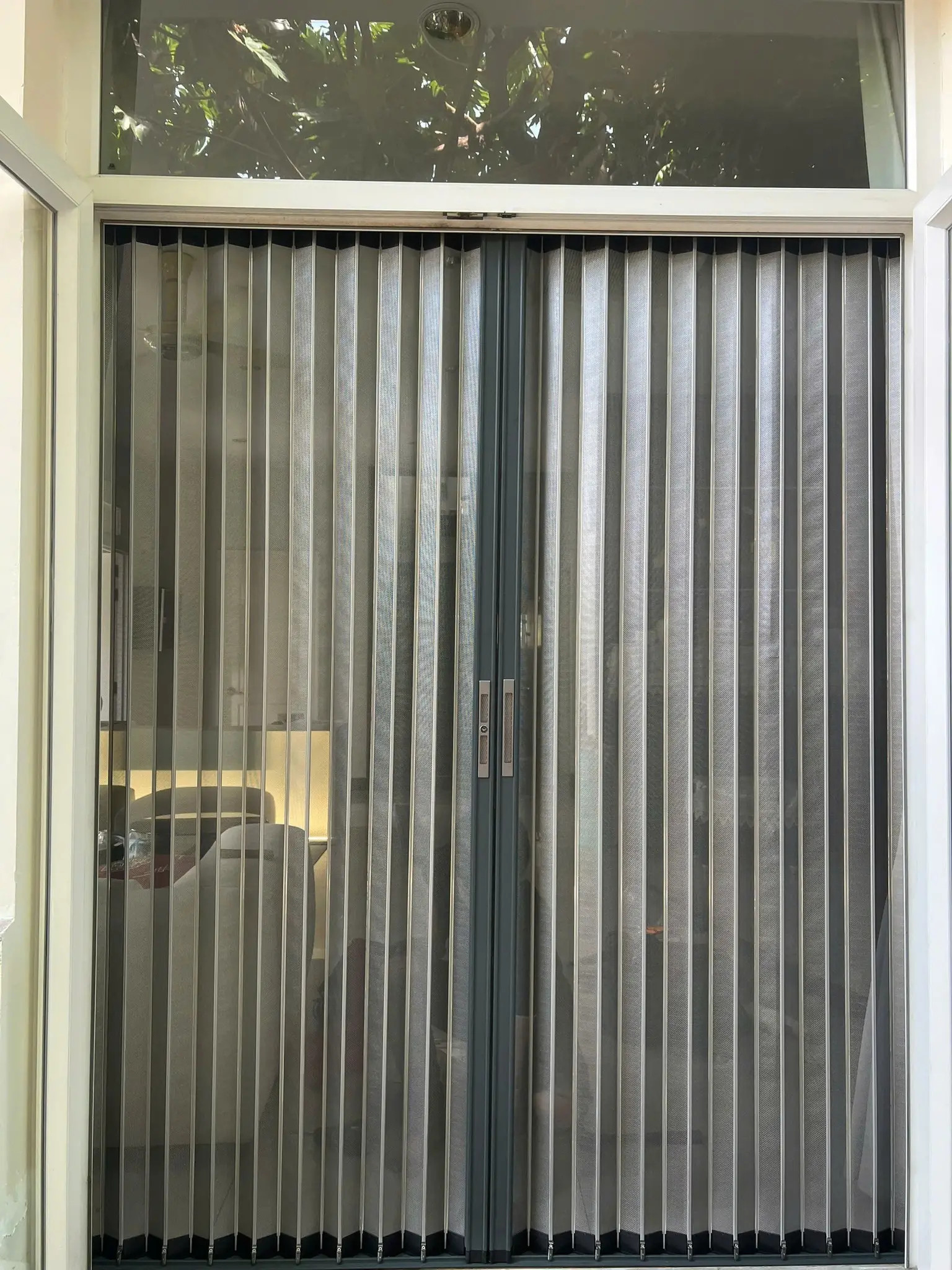 Bí quyết để Duy trì độ bền cho cửa lưới xếp lá nhôm - Bảo vệ tối ưu cho ngôi nhà của bạn