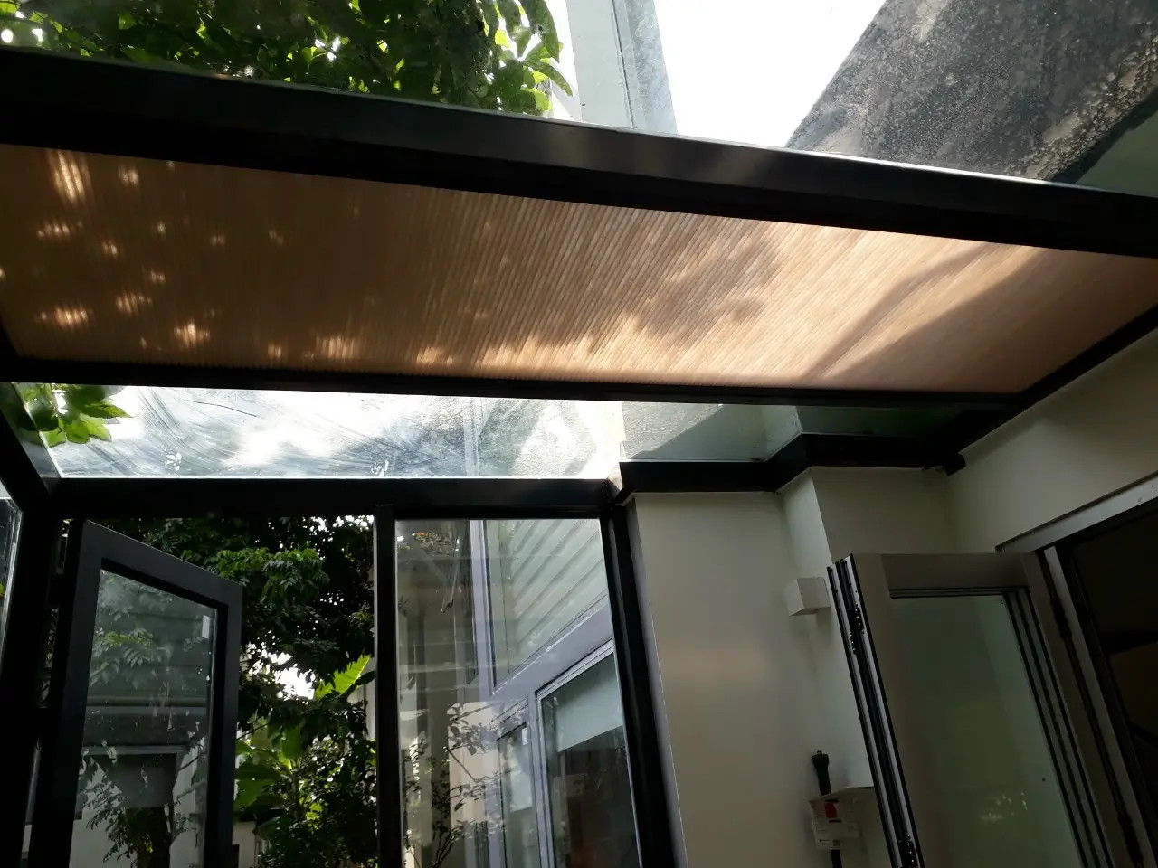 Tại sao nên chọn rèm trần tự động cho không gian sống của bạn? - Giải pháp hiện đại nâng tầm không gian sống