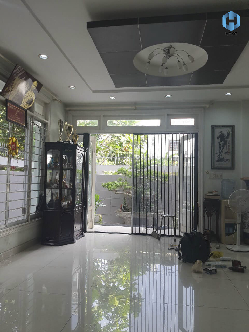 Tác động của thời tiết đến cửa xếp lá nhôm: Hiểu rõ để bảo trì hiệu quả